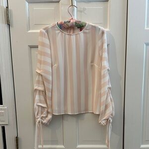 Vince Camuto extra extra small dressy top NWOT only worn once